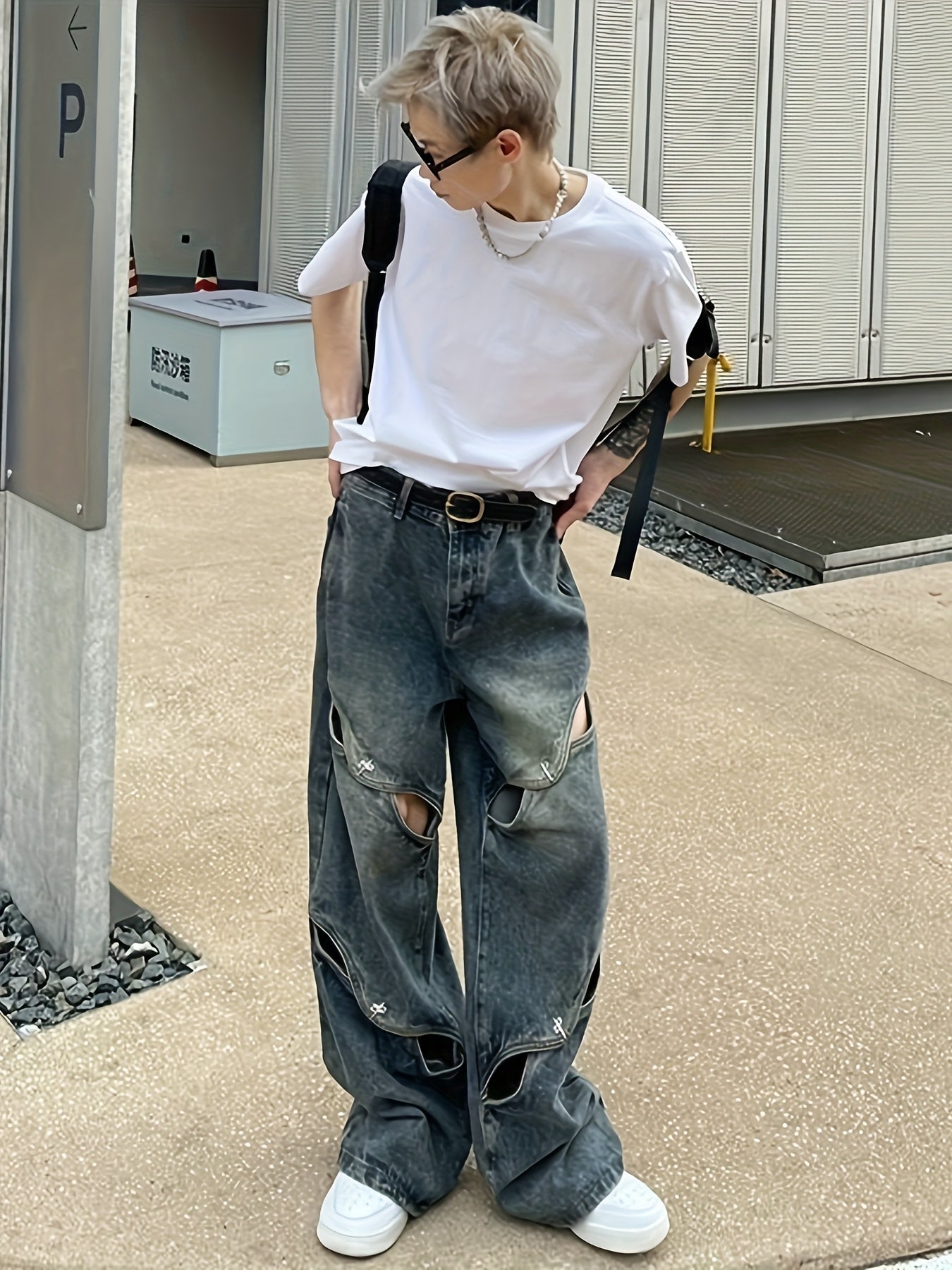 Vintage-Style Ripped Baggy Jeans for Men & Women - Distressed Streetwear with Multiple Pockets, Loose Fit Denim for Casual Outings, Casual Streetwear | Ripped Jeans Style | Pocket Details