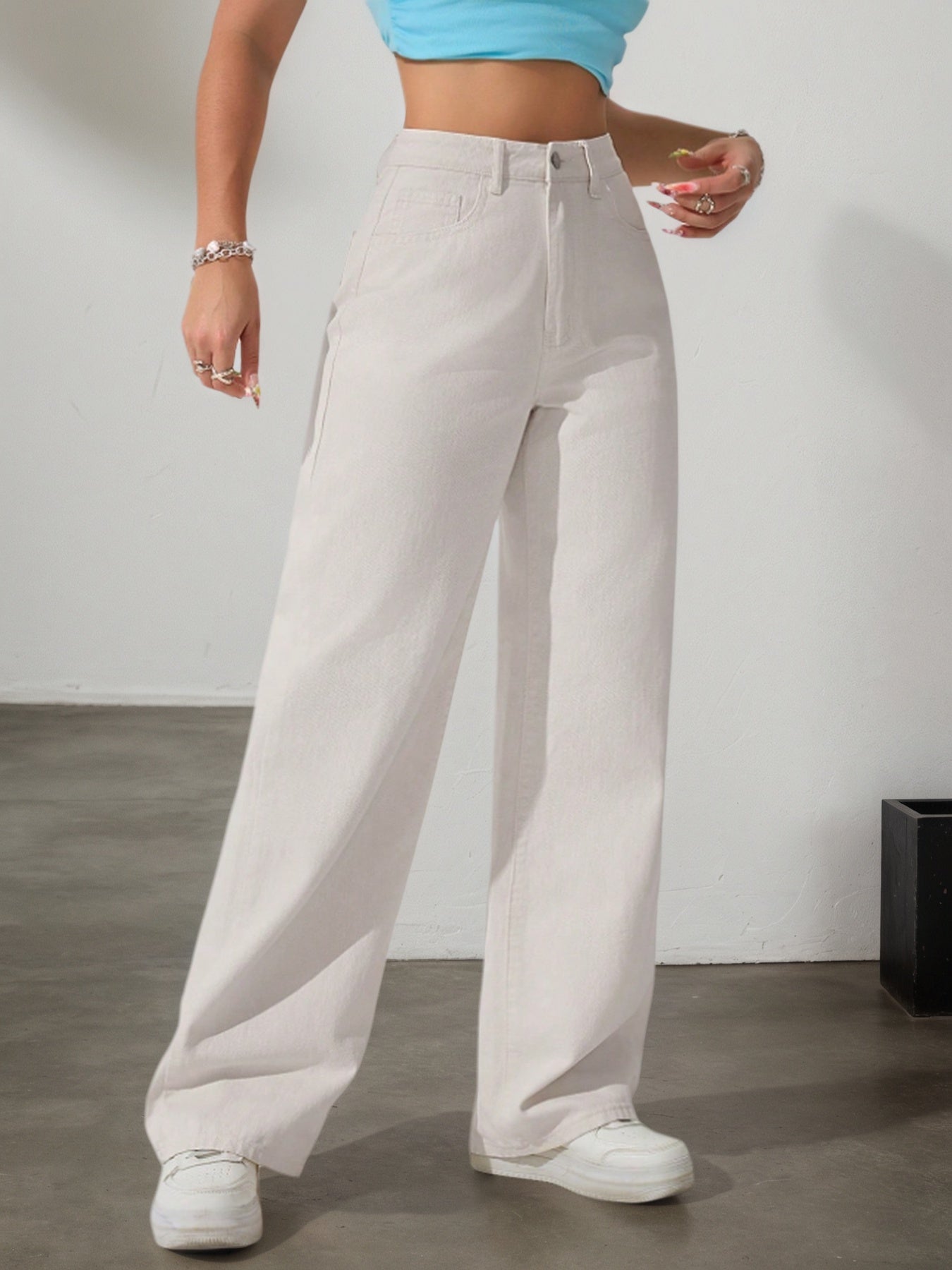 Women's High-Waisted Jeans - Non-Stretch Retro Straight Leg Pants, Button-Fly Closure, Beige Vintage Jeans for Everyday & Formal Outfits - All-Season Women's Jeans, Ladies Jeans, Relaxed Fit Jeans, Highwaisted Design, Durable