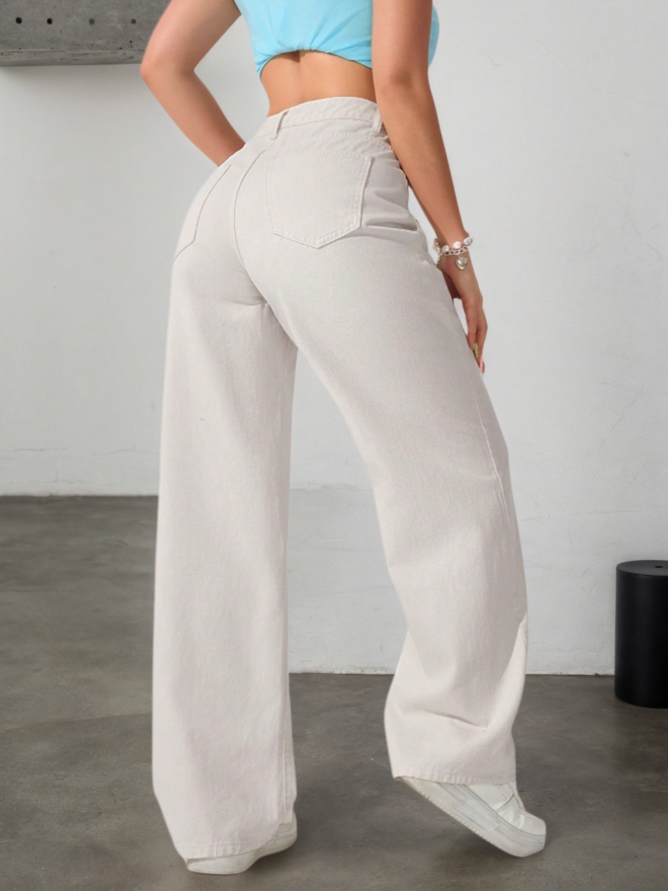 Women's High-Waisted Jeans - Non-Stretch Retro Straight Leg Pants, Button-Fly Closure, Beige Vintage Jeans for Everyday & Formal Outfits - All-Season Women's Jeans, Ladies Jeans, Relaxed Fit Jeans, Highwaisted Design, Durable