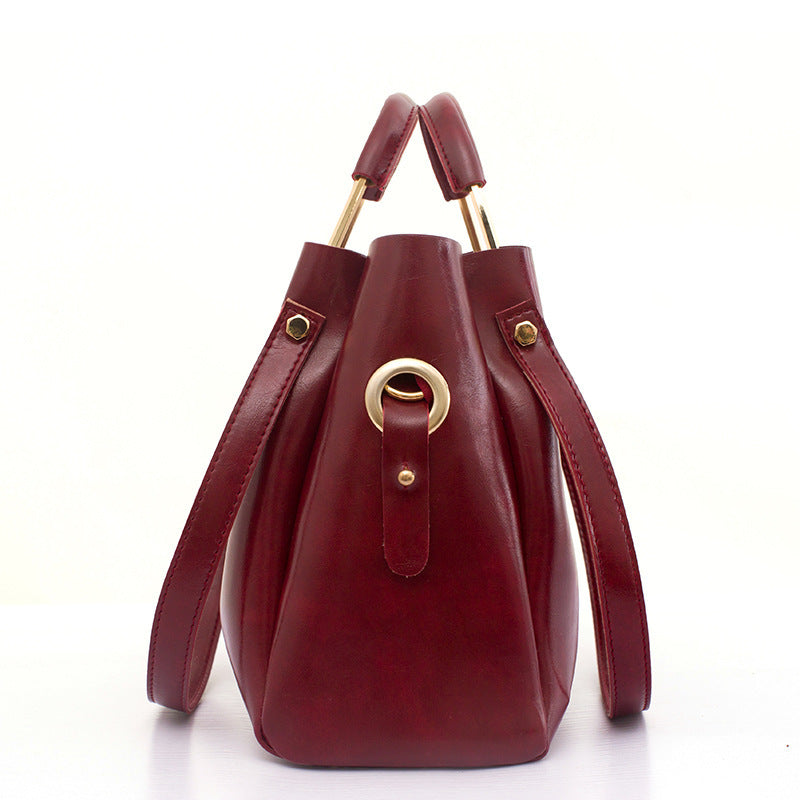 new fashion handbags Sanjiantao retro all-match single shoulder bag simple oil wax portable Tote Bag