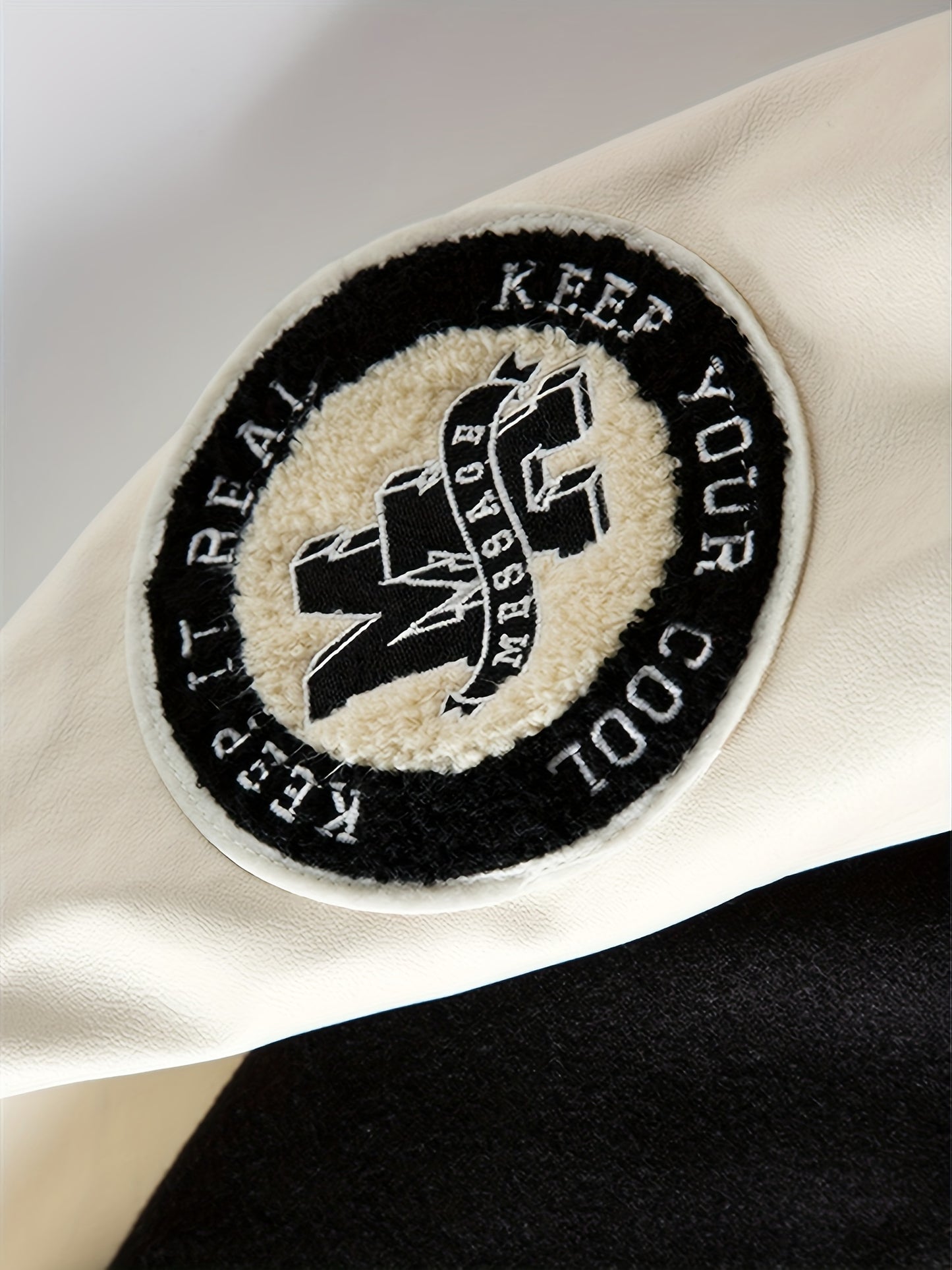 Casual Comfort: Men's Machine-Washable Long-Sleeve Varsity Jacket with Alphabet Pattern – Non-Stretch Fabric with Pockets