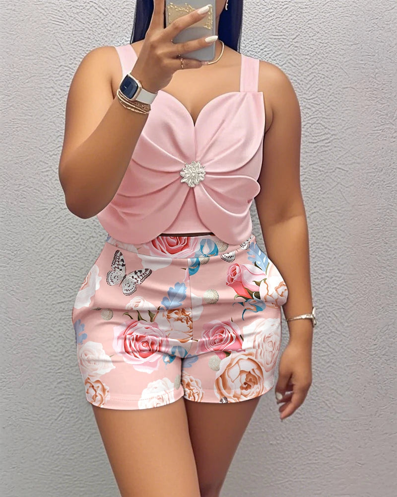 Two Piece Set Women Outfit Fashion 3D Flower Thick Strap Rhinestone Decor Shirred Crop Tank & Casual Floral Print Shorts Set