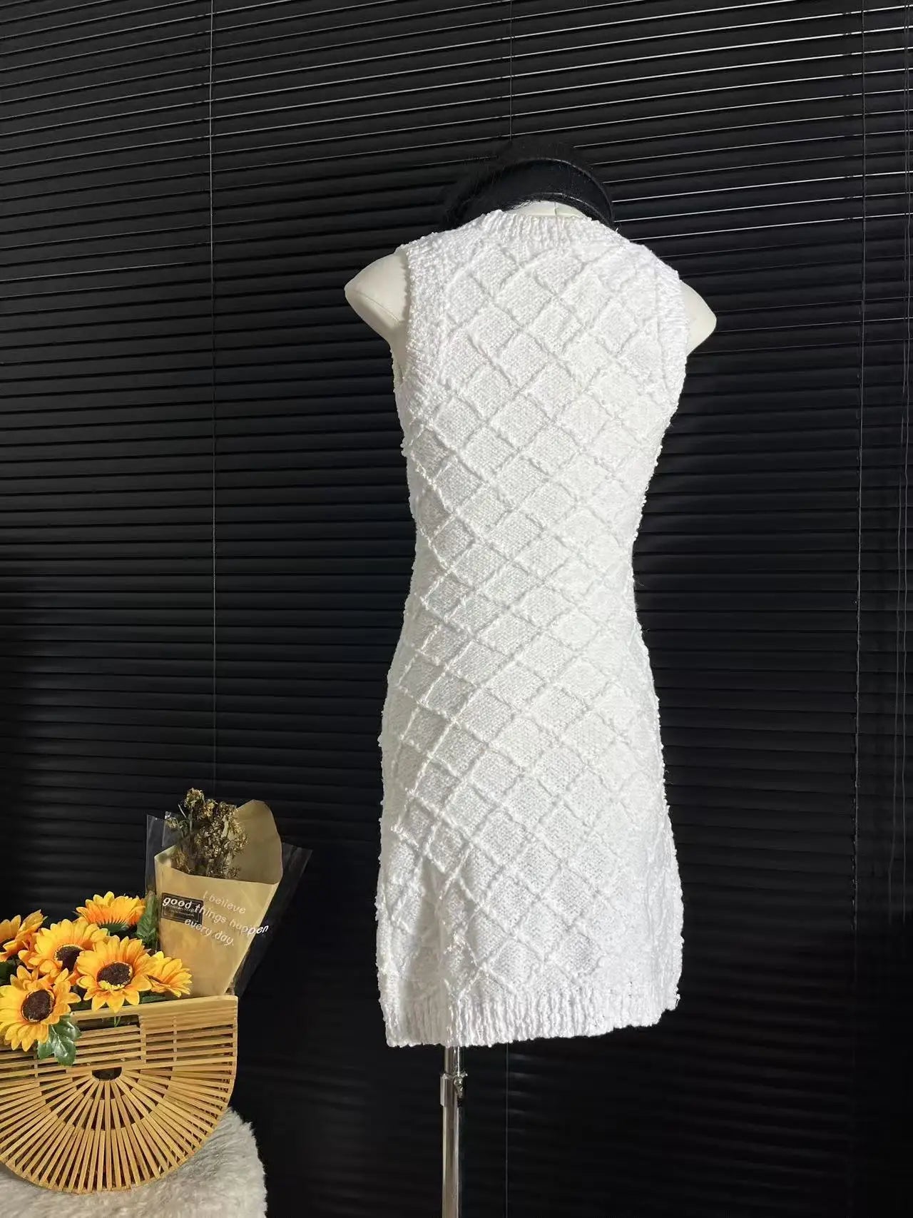 Dresses Women Spring Summer Black White O-neck Tanks Sleeveless Knitted Dress Classical Elegant Sweet Slim Fit Female Clothes