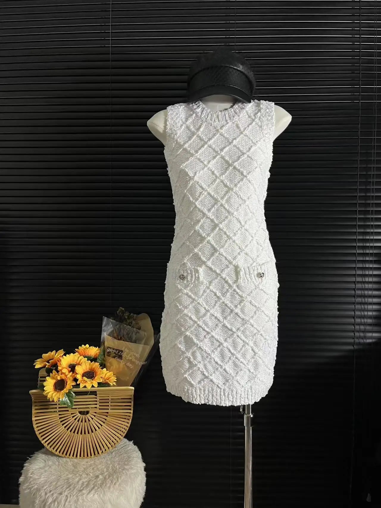 Dresses Women Spring Summer Black White O-neck Tanks Sleeveless Knitted Dress Classical Elegant Sweet Slim Fit Female Clothes