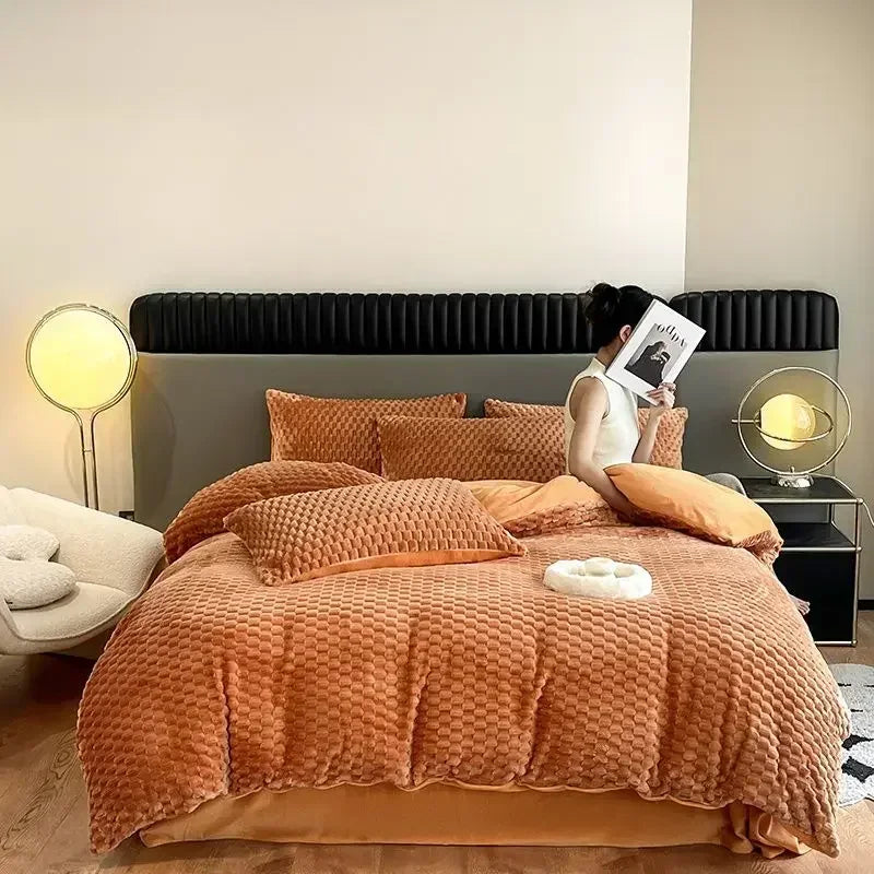 Four Piece Light Pink Honeycomb Plush Bed Duvet Cover Set Winter Milk Velvet Beds Sheet Skirt 3-Piece Home Furnishing Decoration