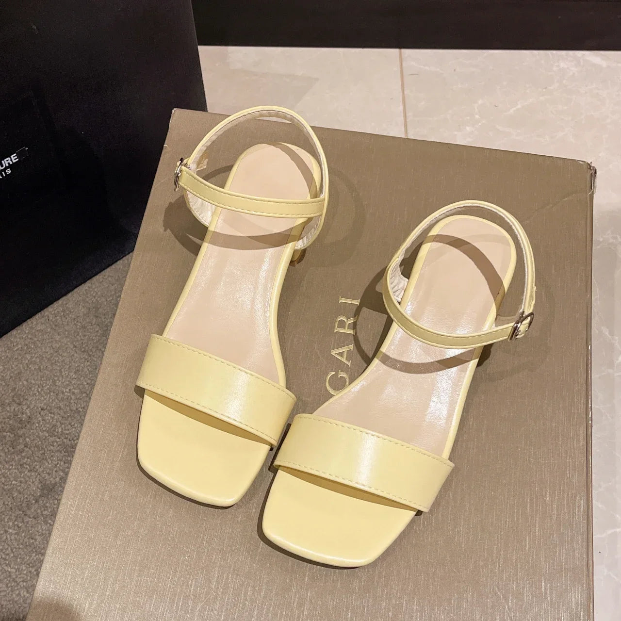 Sandals for women in summer, new thick heeled sandals for women, internet celebrity, gentle one line with buckle, fairy style